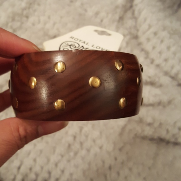 LAST 1! Host Pick!💛Gold Studded Wood Bangle - Picture 4 of 7